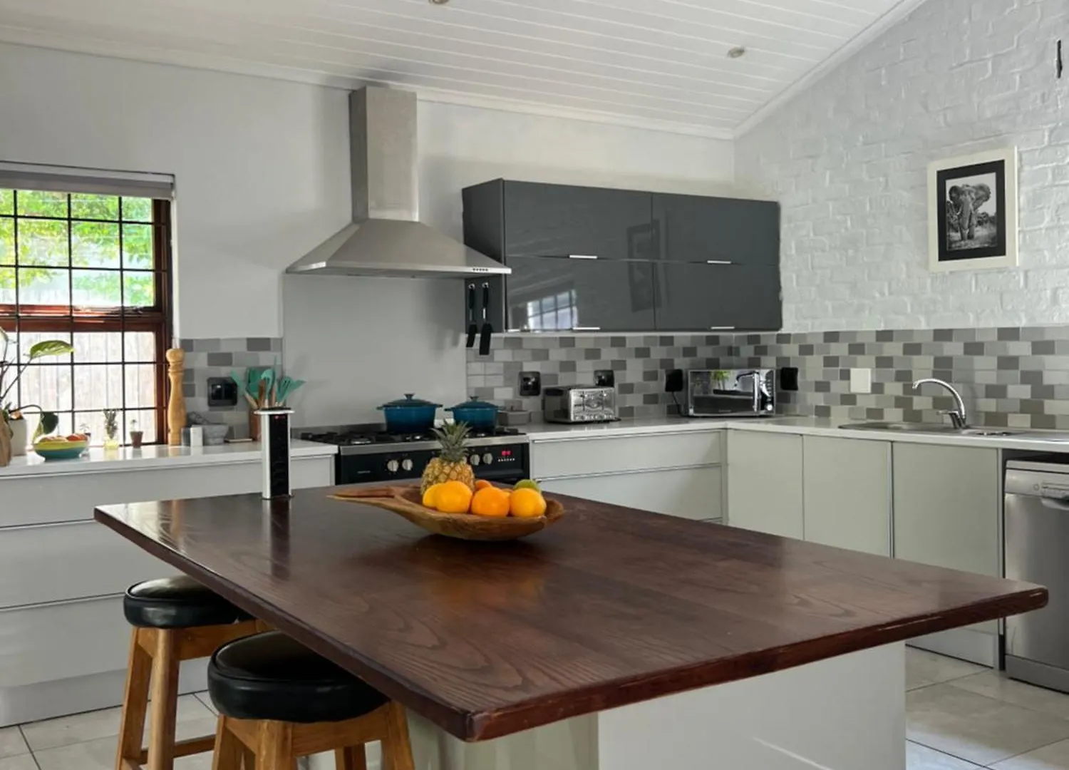 Pool, 3 Bedroom House With En-Suite And King Size Beds Hout Bay 0*,
